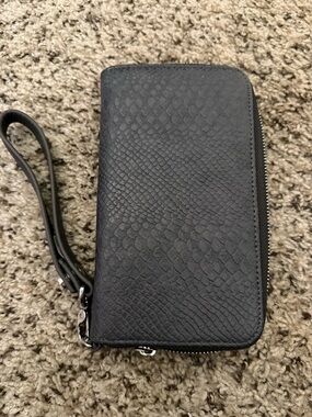 Thirty-one Zip Wristlet Wallet